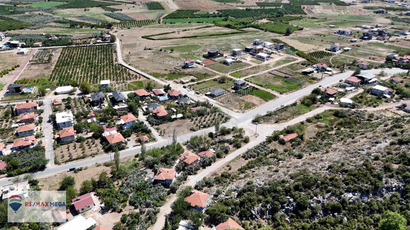 Döşemealtı Çığlıkta Yol Cepheli, Emsalsiz Nitelikte Köşe Parsel — fotoğraf 2
