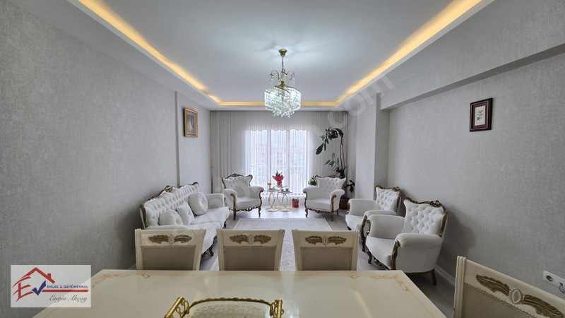 Ev Emlak'tan Şükrüpaşa Satılık Arakat 4+1 Lüks Daire