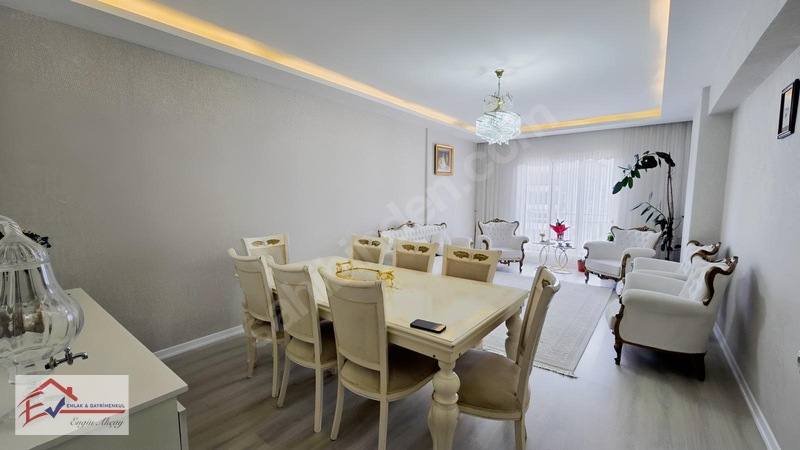 Ev Emlak'tan Şükrüpaşa Satılık Arakat 4+1 Lüks Daire — fotoğraf 4