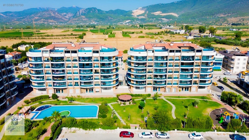 Mavi Şehir Sitesinde Özel Havuzlu 6+2 Satılık Dubleks — fotoğraf 2