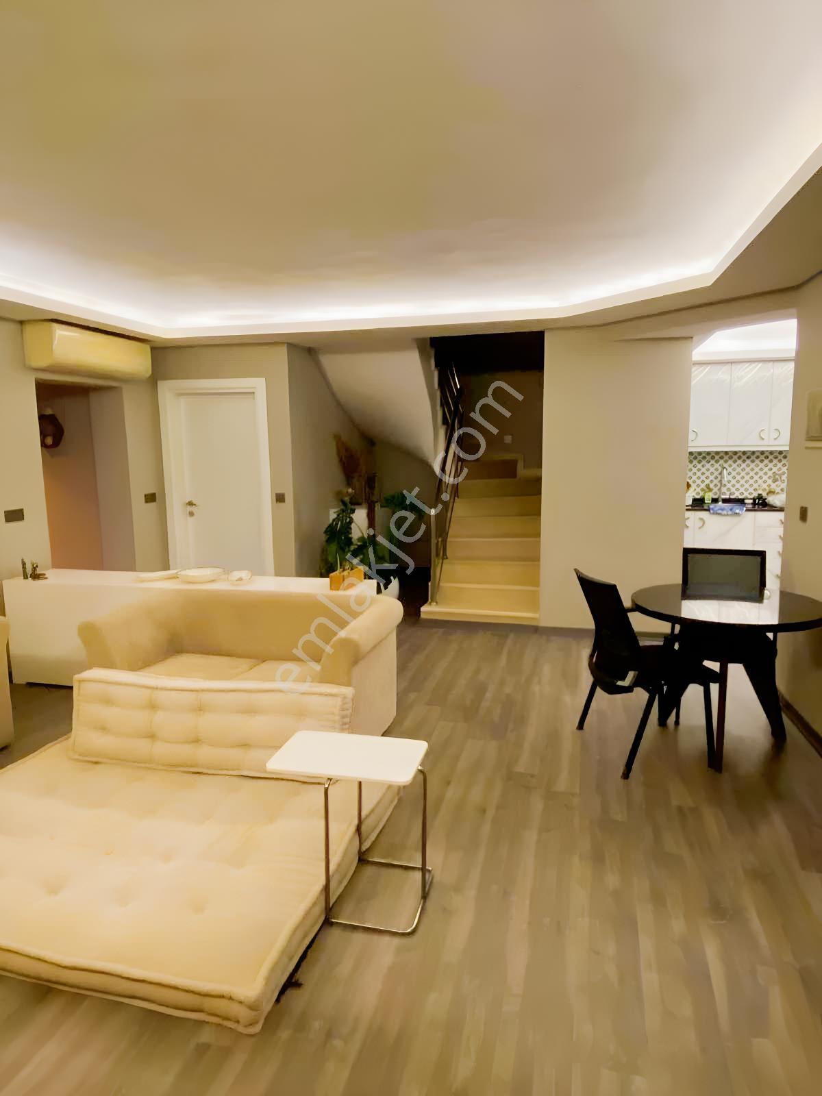 Çeşme Şifne'De Denize Yakın 3+1 Bakımlı Garajlı Villa — fotoğraf 5