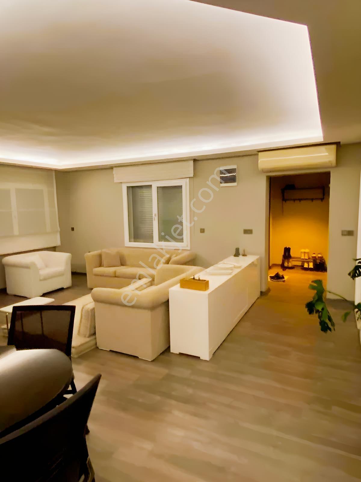 Çeşme Şifne'De Denize Yakın 3+1 Bakımlı Garajlı Villa — fotoğraf 7