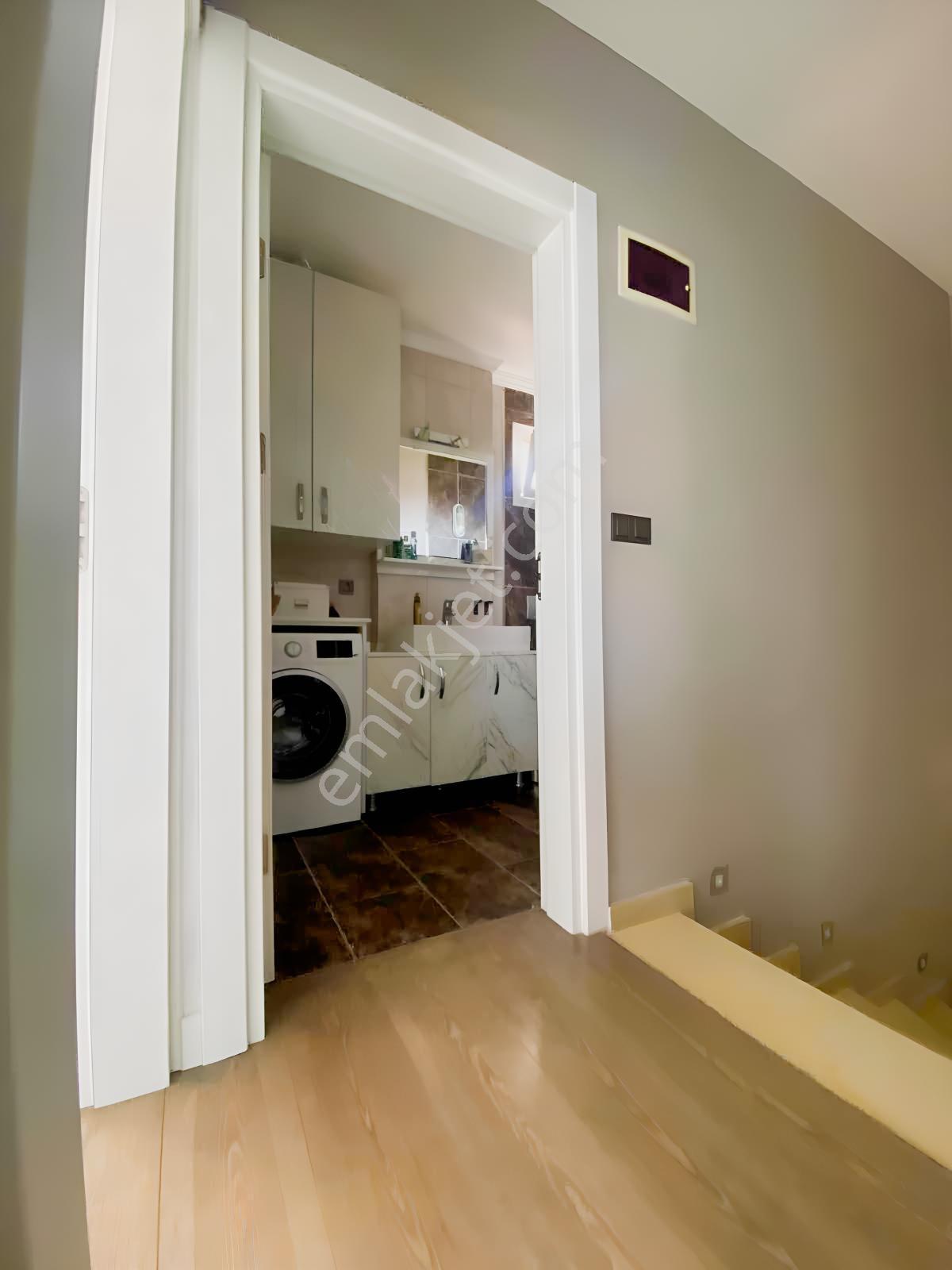 Çeşme Şifne'De Denize Yakın 3+1 Bakımlı Garajlı Villa — fotoğraf 19