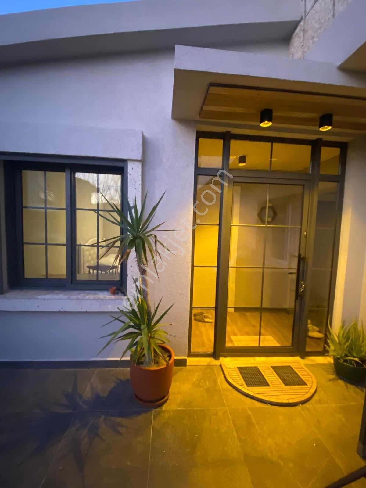Çeşme Şifne'De Denize Yakın 3+1 Bakımlı Garajlı Villa — fotoğraf 28