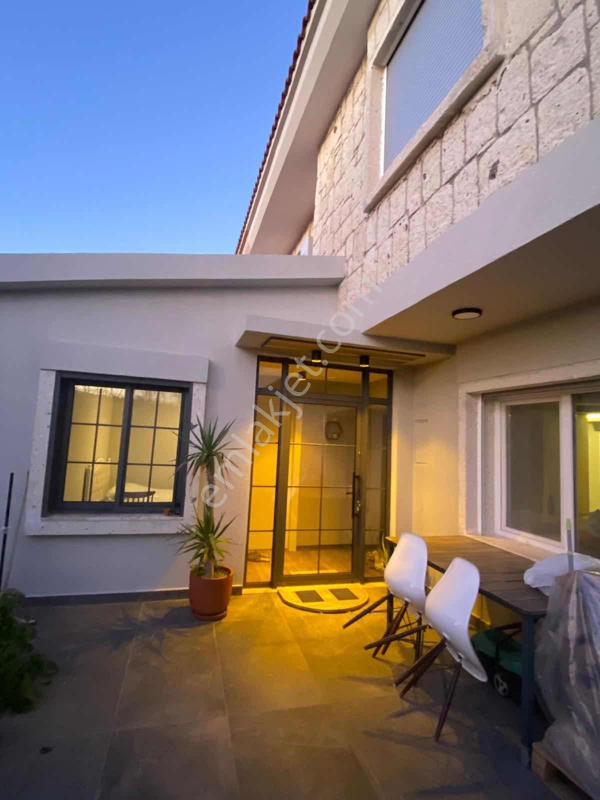 Çeşme Şifne'De Denize Yakın 3+1 Bakımlı Garajlı Villa — fotoğraf 29
