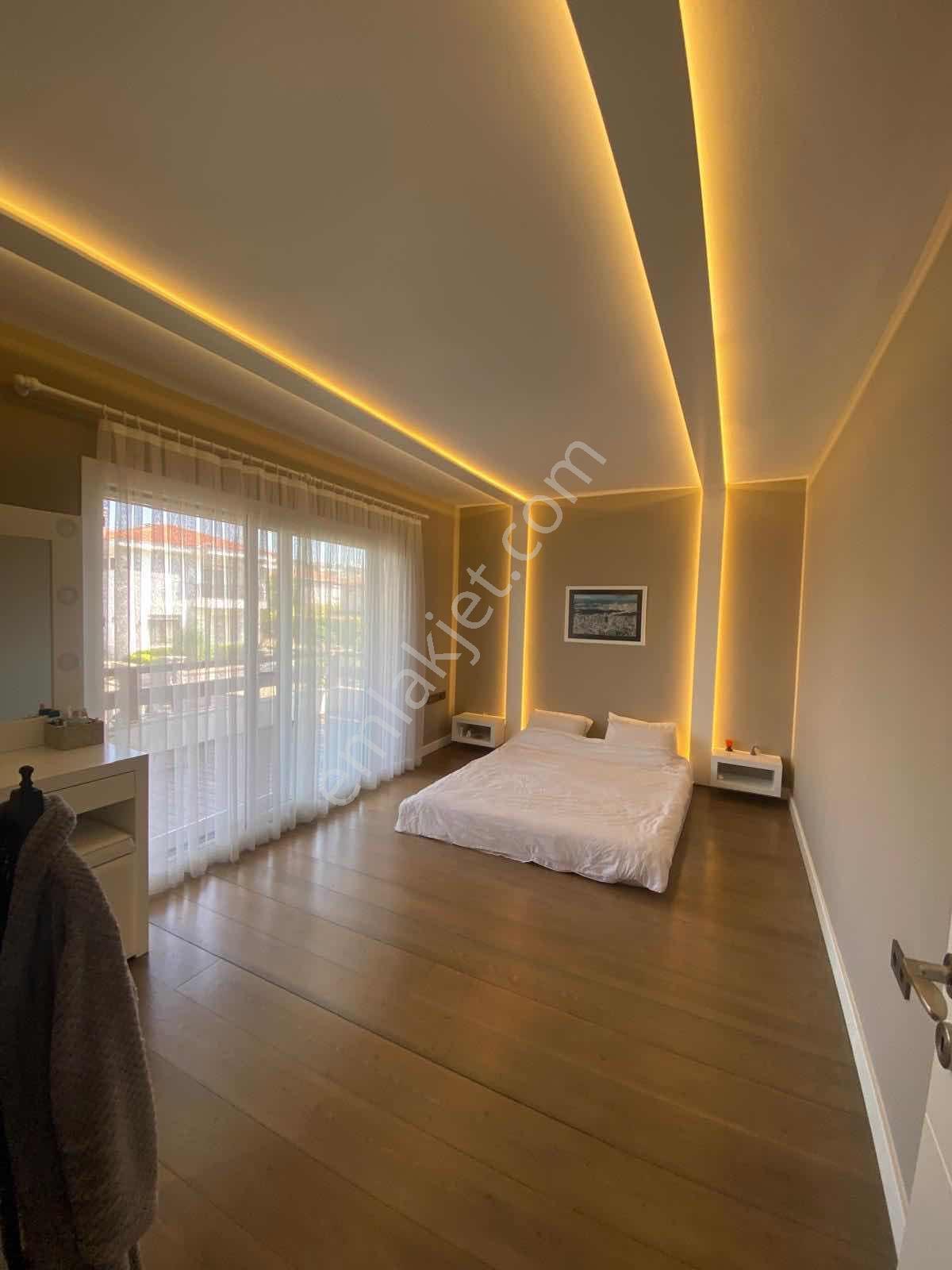 Çeşme Şifne'De Denize Yakın 3+1 Bakımlı Garajlı Villa — fotoğraf 34