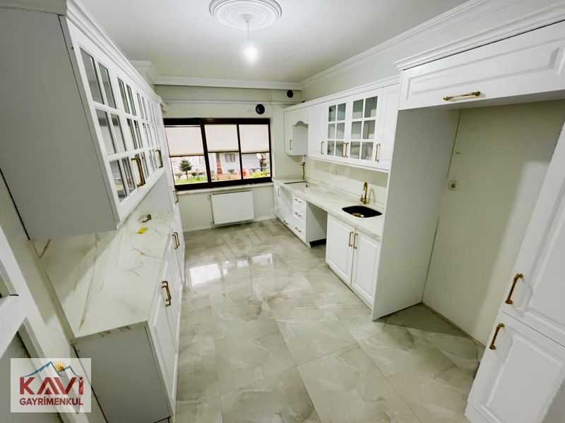Aydınlıkevlerde Site İçinde Kiralık Daire / Kavi Gayrimenkulden — fotoğraf 2