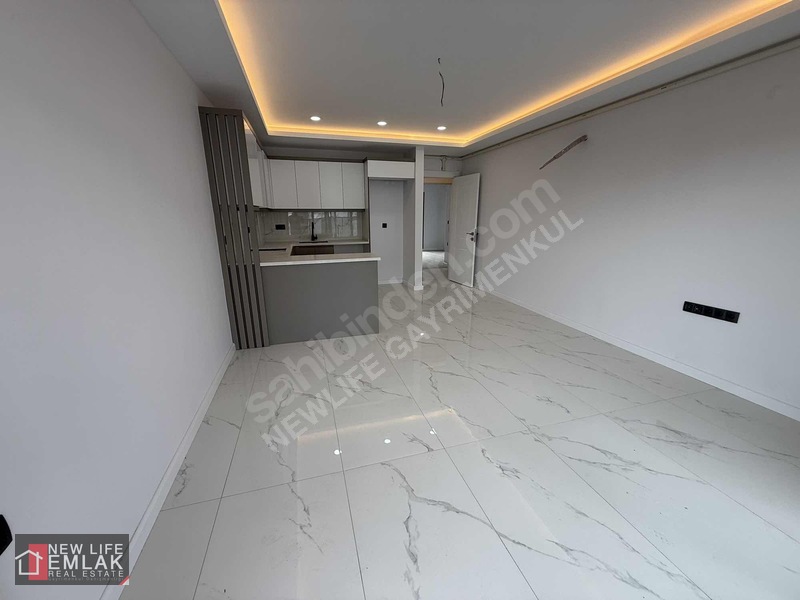 Kuşadası Yolun Deniz Tarafında Merkezi Konumlu Satılık Daire — fotoğraf 17