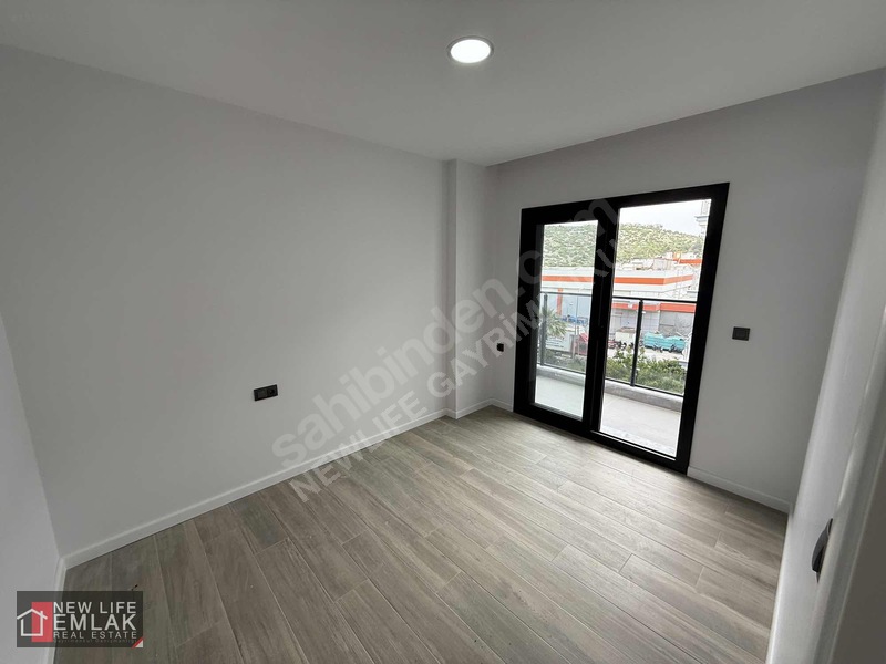 Kuşadası Yolun Deniz Tarafında Merkezi Konumlu Satılık Daire — fotoğraf 32