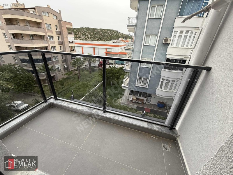 Kuşadası Yolun Deniz Tarafında Merkezi Konumlu Satılık Daire — fotoğraf 35