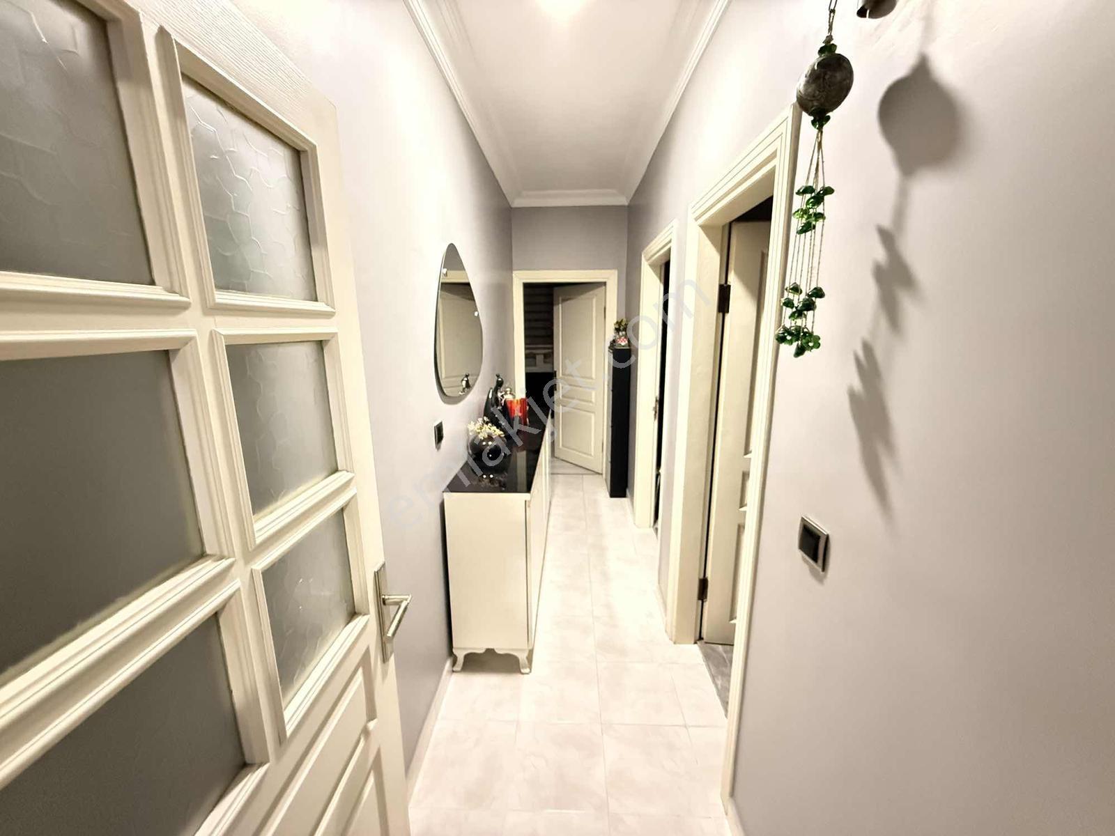 Çengelköyde Havuzlu Site İçerisinde Satılık Eşyalı 3+1 Daire — fotoğraf 5