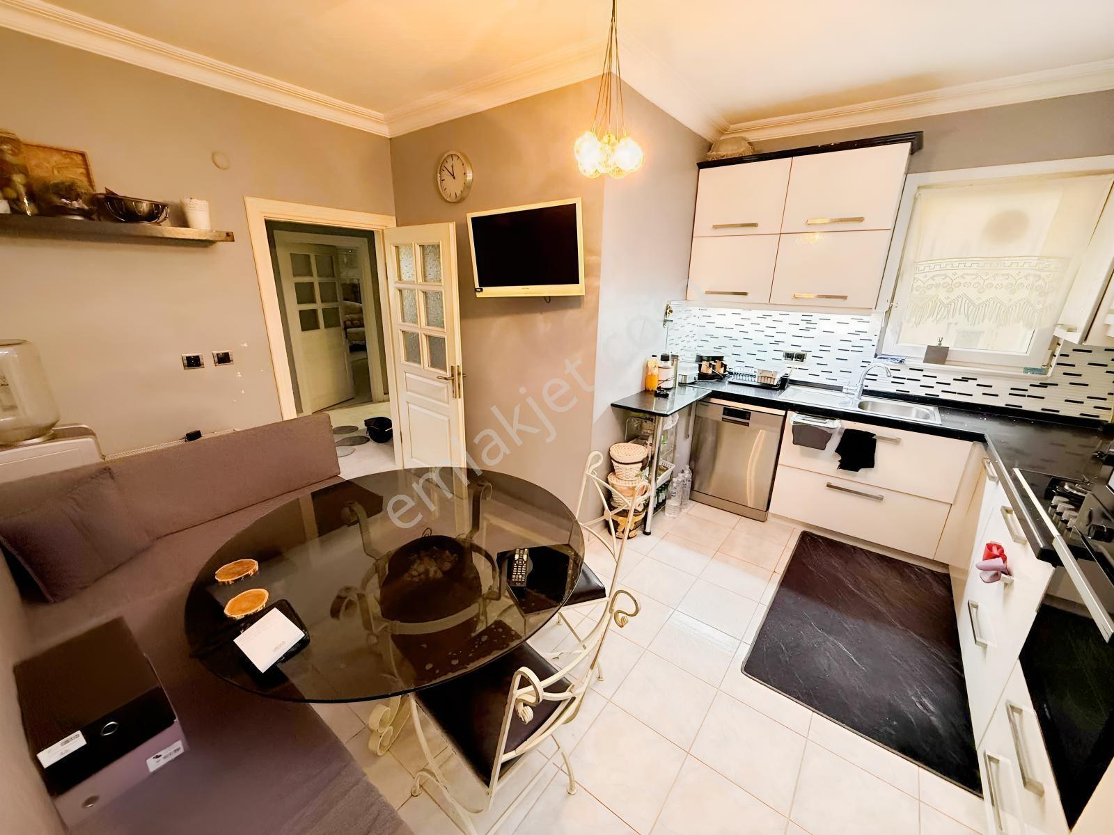 Çengelköyde Havuzlu Site İçerisinde Satılık Eşyalı 3+1 Daire — fotoğraf 11