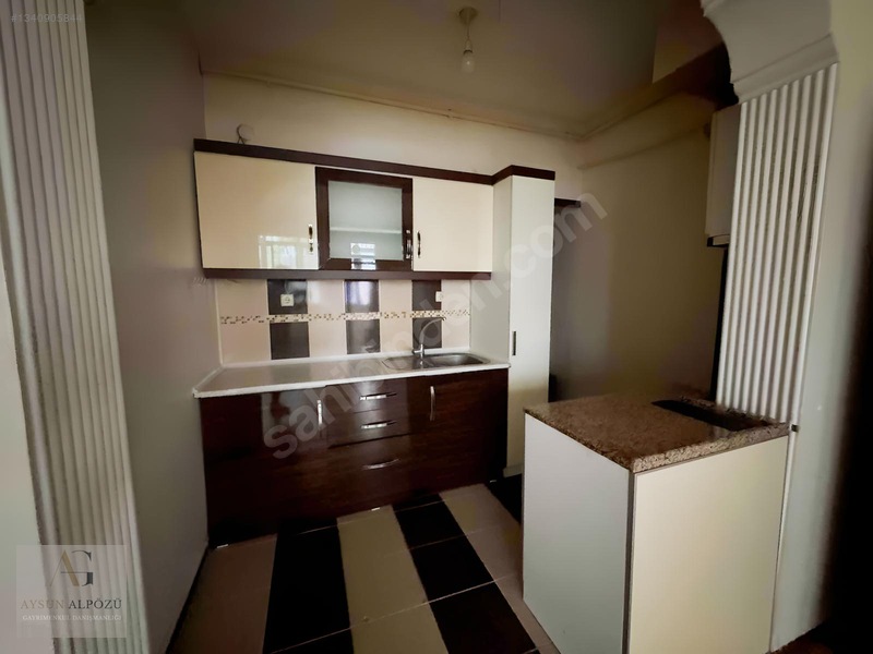 Karşıyaka Bahçeli Evler Mah. 2+1 Doğalgaz Kombili Kiralık Daire