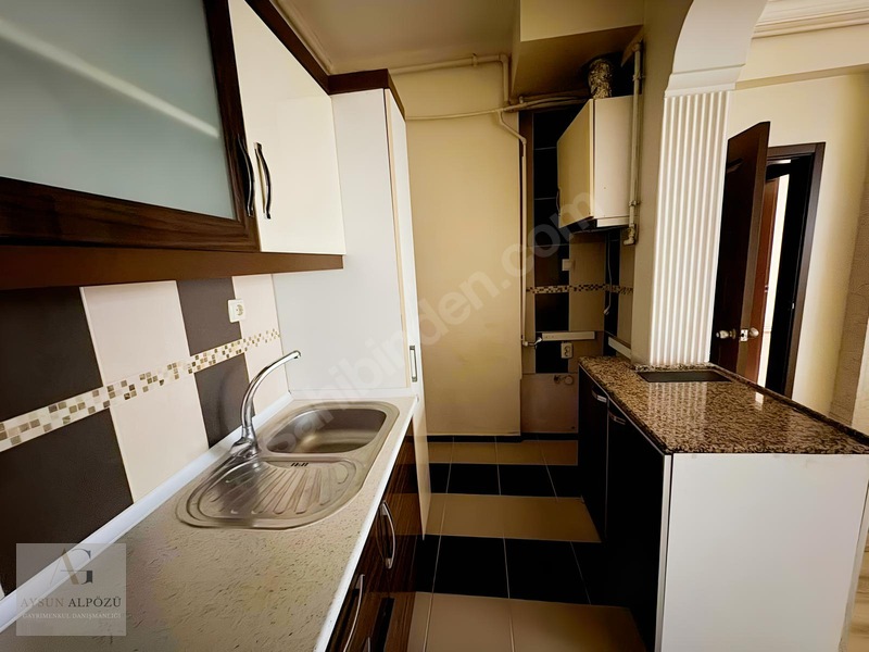 Karşıyaka Bahçeli Evler Mah. 2+1 Doğalgaz Kombili Kiralık Daire — fotoğraf 2