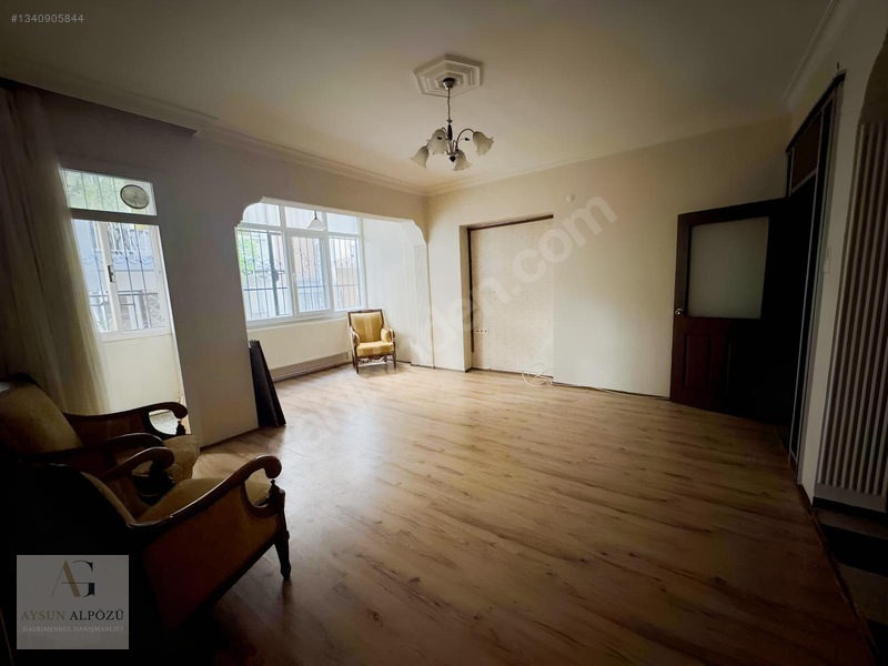 Karşıyaka Bahçeli Evler Mah. 2+1 Doğalgaz Kombili Kiralık Daire — fotoğraf 7