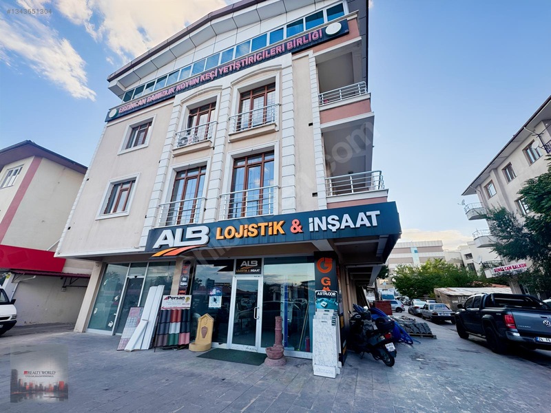 Rw Gnb'den Buğday Meydanı'nda Cadde Üzeri Satılık Büro&ofis