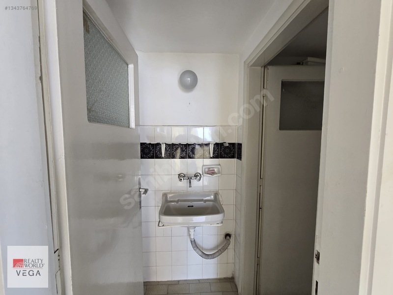 Muratpaşa Kışla Mah. Katta Otoparklı Satılık 3+1 Daire — fotoğraf 18