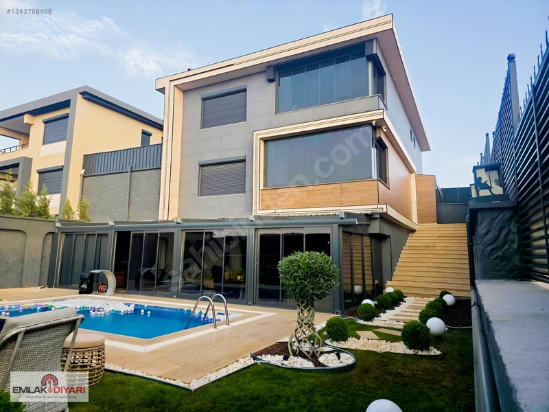 Burç Esentepe'de Emsalsiz Özel Yapı 5+2 Mobilyalı Ultralüx Villa