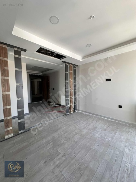 Cesur Gayrimenkul'dan Çeysa Merkez Ofis Kiralık 2+1 Büro — fotoğraf 3