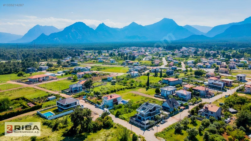 Döşemealtı Düzlerçamında Yola Cephe 460 M² Villa Arsası — fotoğraf 2