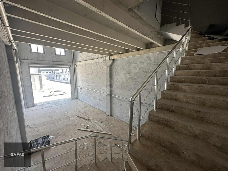 Şafak-toptancılar Sitesinde 220m2 Satılık Depo — fotoğraf 5