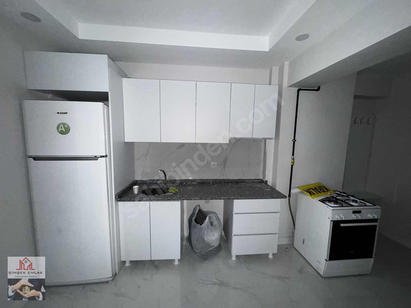 Şimşek Emlak'tan Eşyalı Kiralık 2+0 Yeni Hastane Yanı — fotoğraf 3