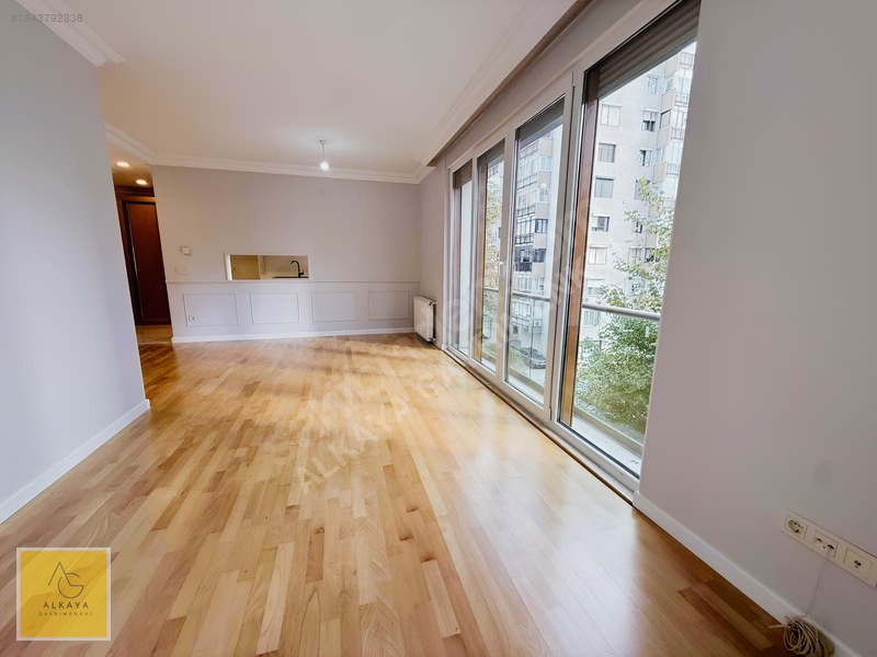 Suadiye'de Satılık 2+1 Boş Daire - 90m² -2 Balkonlu - Otoparklı — fotoğraf 2