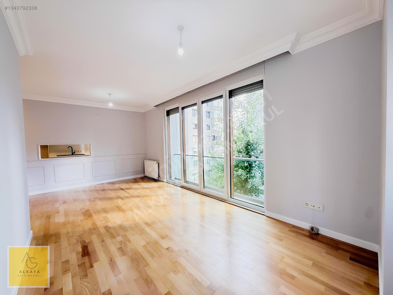 Suadiye'de Satılık 2+1 Boş Daire - 90m² -2 Balkonlu - Otoparklı — fotoğraf 3