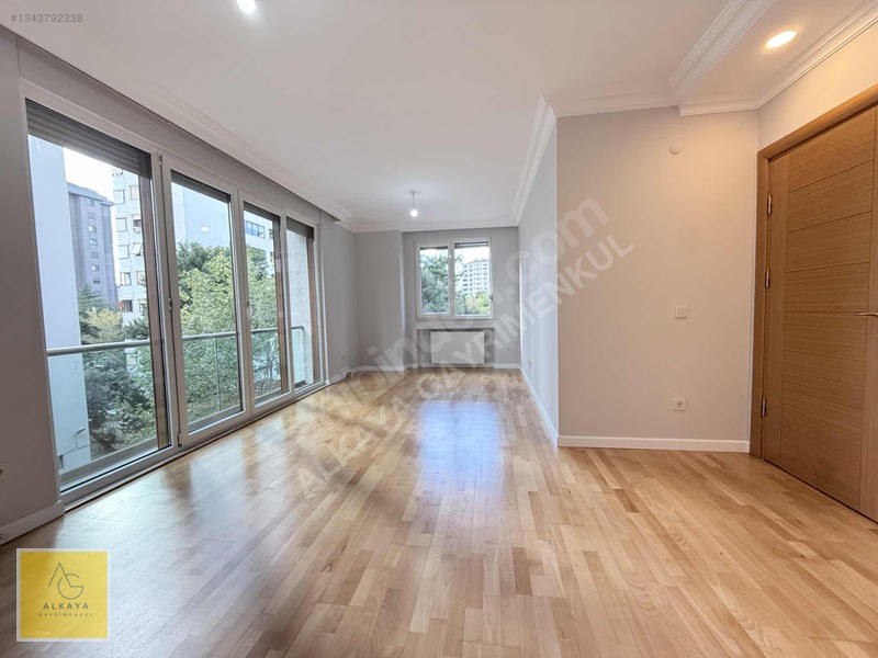 Suadiye'de Satılık 2+1 Boş Daire - 90m² -2 Balkonlu - Otoparklı — fotoğraf 8