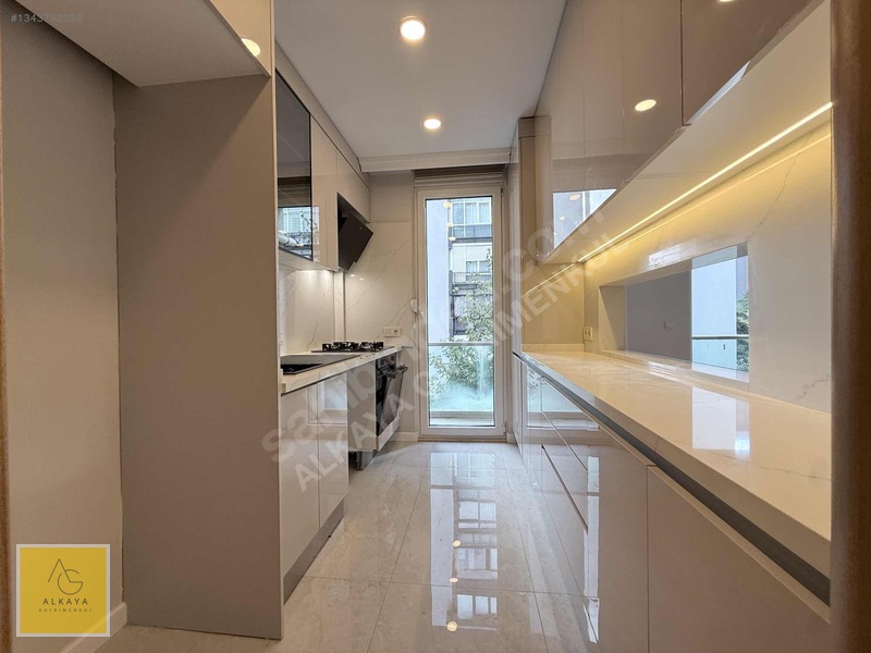 Suadiye'de Satılık 2+1 Boş Daire - 90m² -2 Balkonlu - Otoparklı — fotoğraf 11