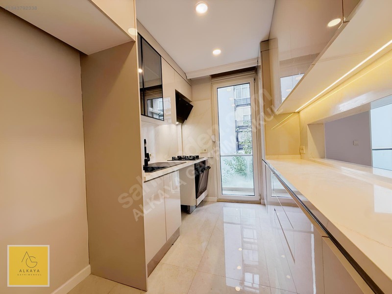 Suadiye'de Satılık 2+1 Boş Daire - 90m² -2 Balkonlu - Otoparklı — fotoğraf 12
