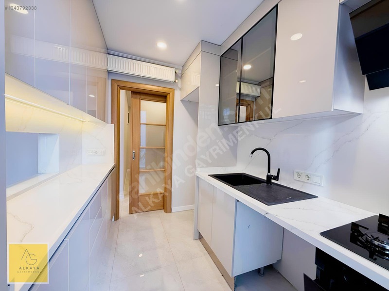 Suadiye'de Satılık 2+1 Boş Daire - 90m² -2 Balkonlu - Otoparklı — fotoğraf 13