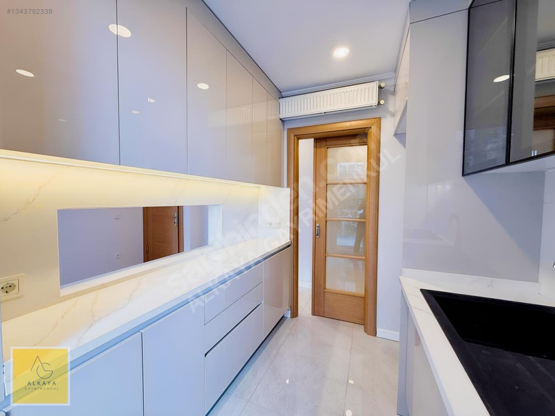 Suadiye'de Satılık 2+1 Boş Daire - 90m² -2 Balkonlu - Otoparklı — fotoğraf 15