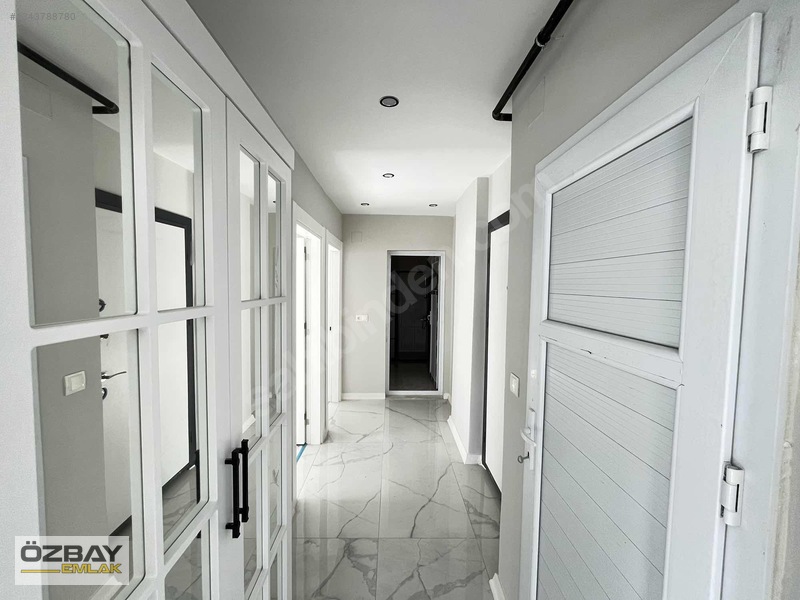 Özbay Emlaktan Avm Valilik Civarı Sıfır Site İçi Eksiksiz Daire — fotoğraf 15