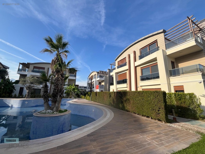 Konyaaltı Mollayusuf'ta Satılık Eşyalı Asansörlü Köşe İkiz Villa