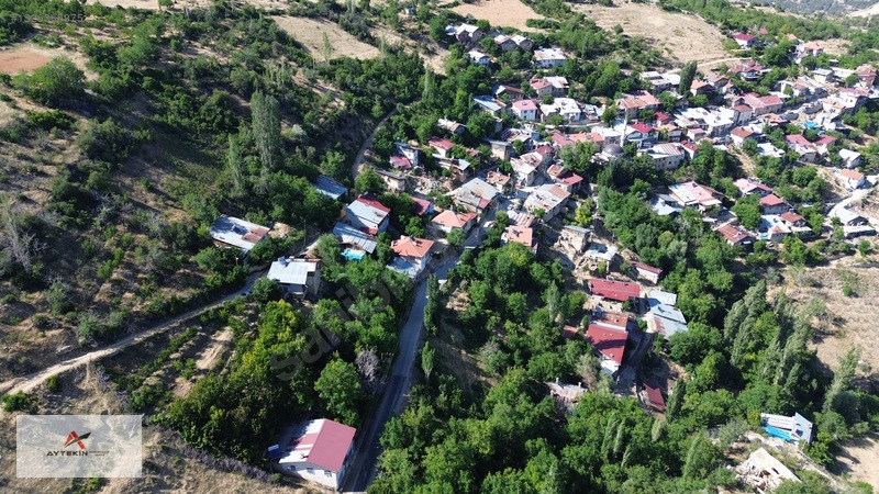 Başyayla Üzümlü Mahallesi'nde 1.252 M² Arsa İçerisinde Kerpiç Ev — fotoğraf 8