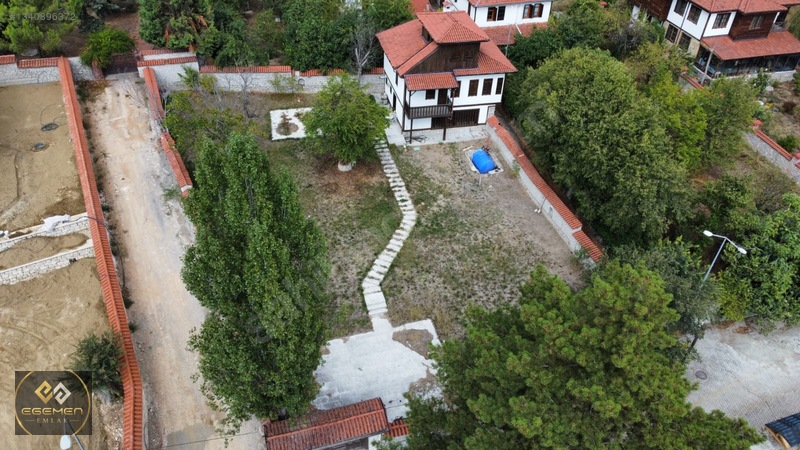 Egemen Emlak'tan Bağlarbaşı'nda Satılık 3 Katlı Bahçeli Konak — fotoğraf 41