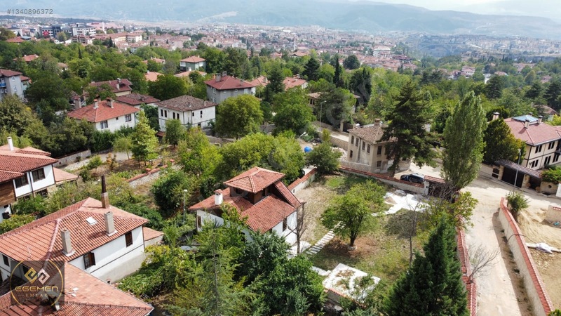 Egemen Emlak'tan Bağlarbaşı'nda Satılık 3 Katlı Bahçeli Konak — fotoğraf 46