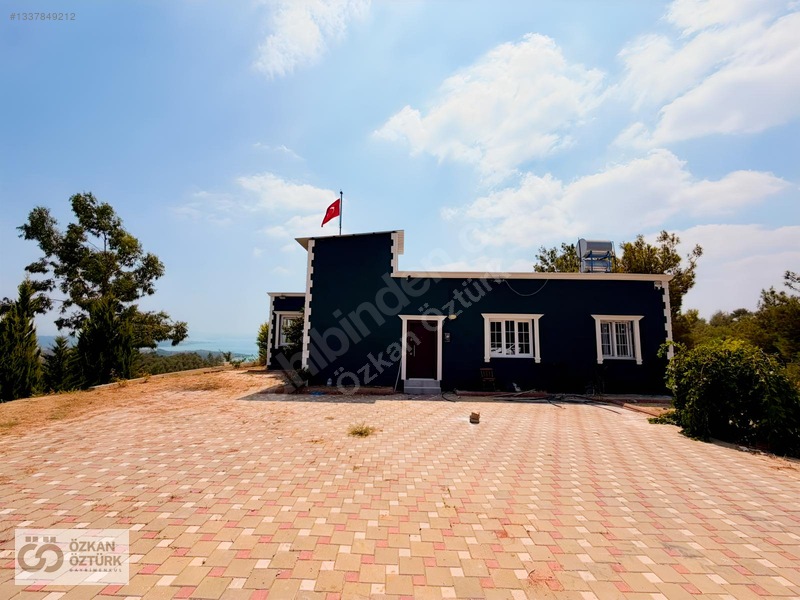 Özkan Öztürk'ten Doğanın Ortasında Muhteşem Göl Manzaralı Villa — fotoğraf 12