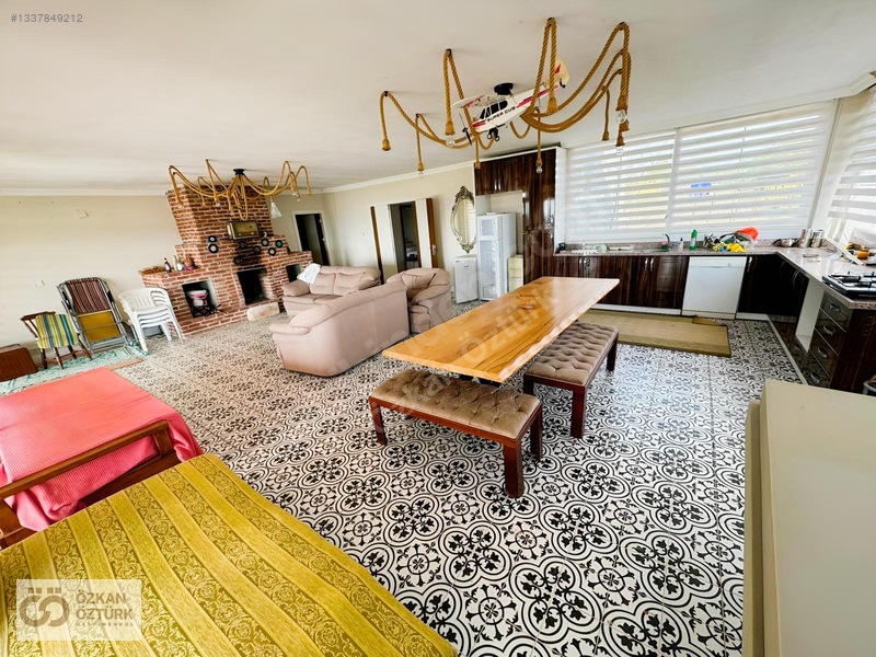 Özkan Öztürk'ten Doğanın Ortasında Muhteşem Göl Manzaralı Villa — fotoğraf 22