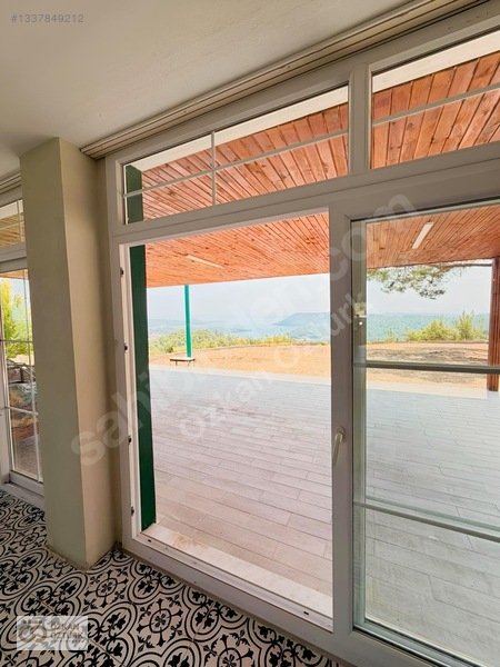 Özkan Öztürk'ten Doğanın Ortasında Muhteşem Göl Manzaralı Villa — fotoğraf 25