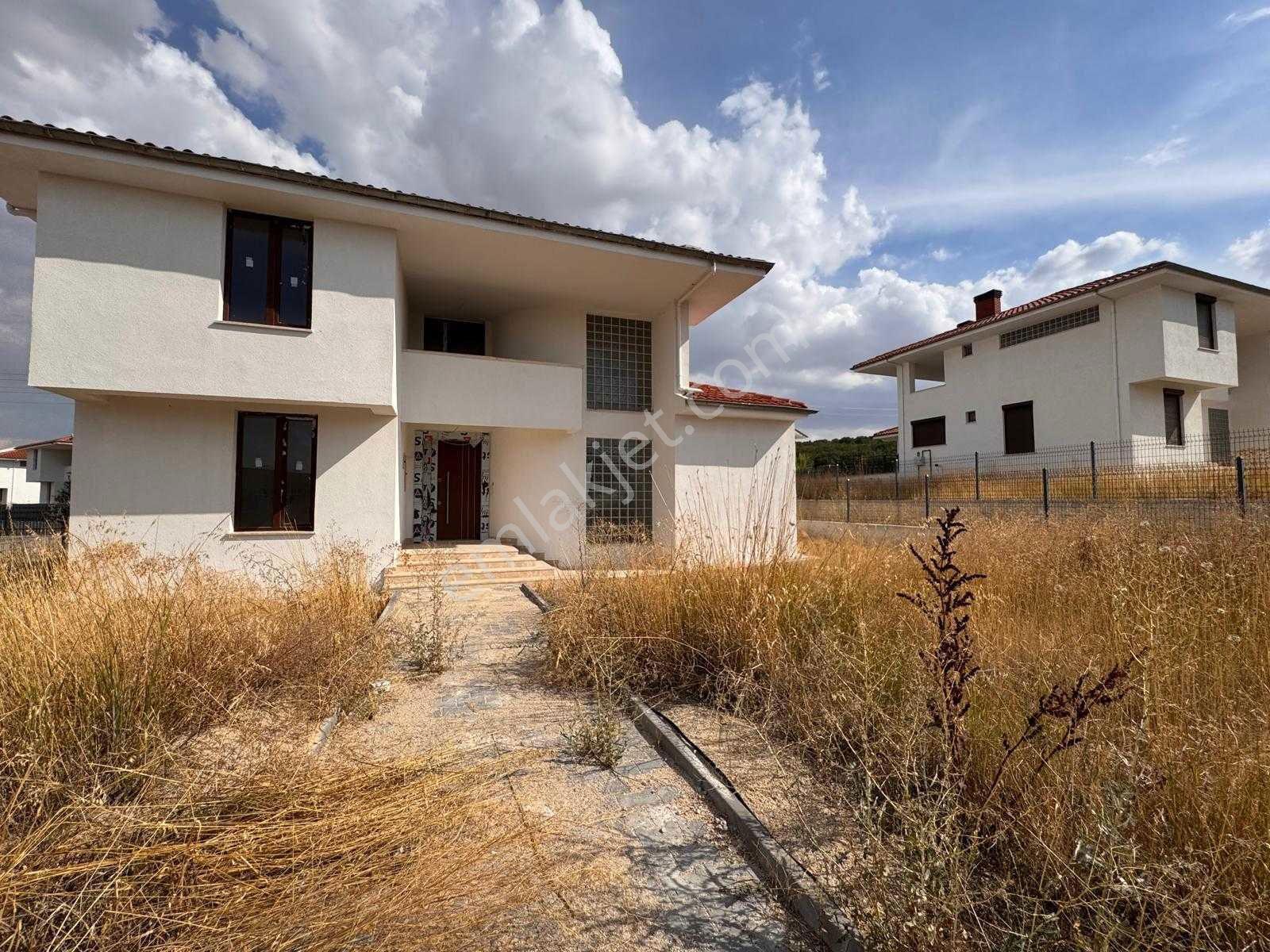 Etimesgut Balıkuyumcu’da 2023 Yapımı, 3 Katlı 4+2 Sıfır Villa | 330 M² Brüt — fotoğraf 3