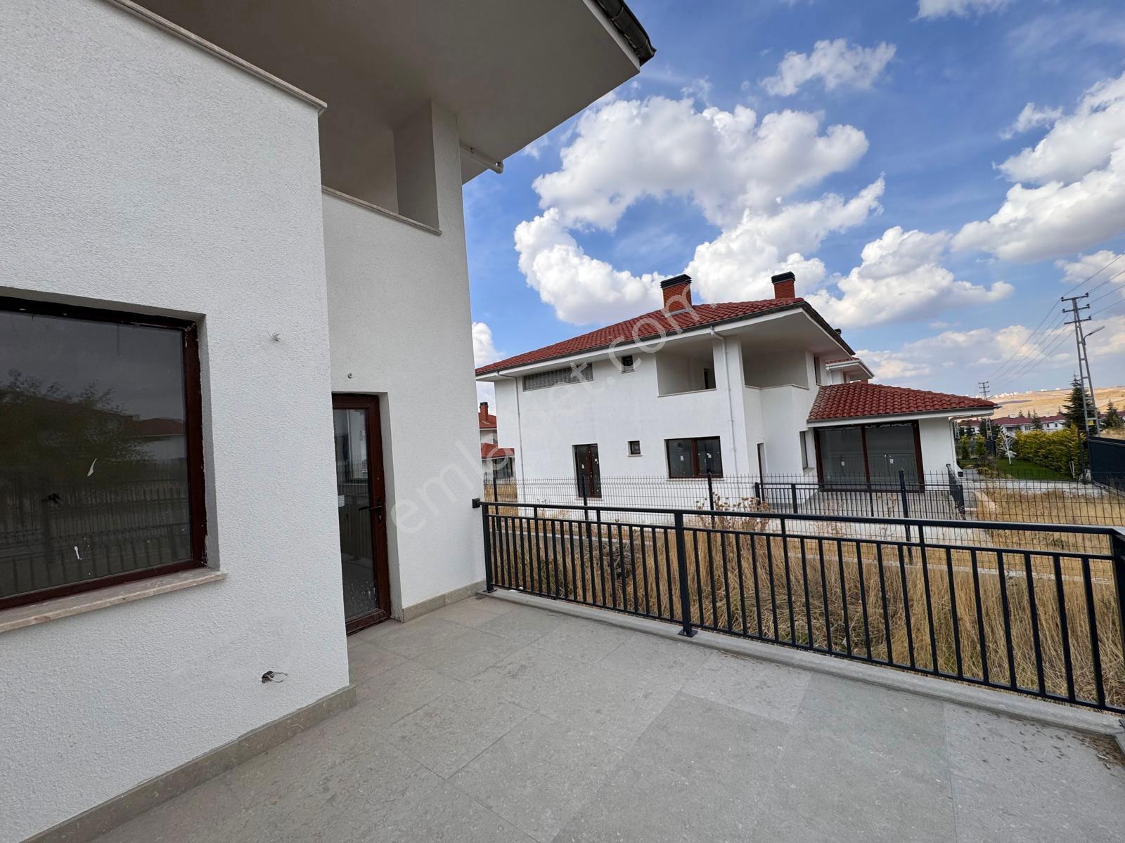 Etimesgut Balıkuyumcu’da 2023 Yapımı, 3 Katlı 4+2 Sıfır Villa | 330 M² Brüt — fotoğraf 5