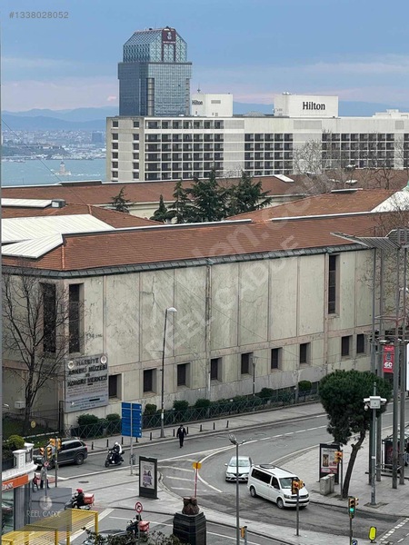Reel Cadde Den Harbiye Halaskar Gazi Caddesin De Deniz Manzaralı