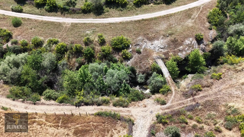 Bergama Tırmanlar Mahallesinde 26,902 M2 Acil Satılık Tarla — fotoğraf 4