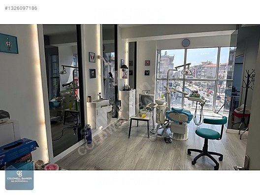 Narlıdere'nin Merkezi Noktasında 130 M² Satılık Ofis — fotoğraf 4