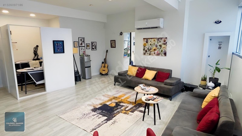 Narlıdere'nin Merkezi Noktasında 130 M² Satılık Ofis — fotoğraf 13