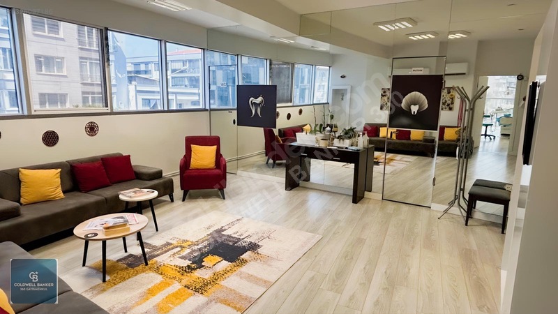 Narlıdere'nin Merkezi Noktasında 130 M² Satılık Ofis — fotoğraf 14