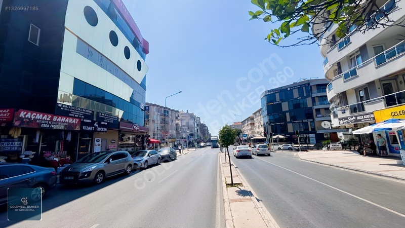 Narlıdere'nin Merkezi Noktasında 130 M² Satılık Ofis — fotoğraf 17