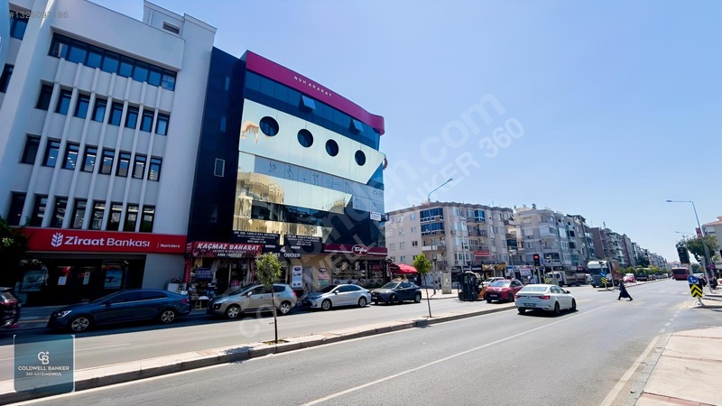 Narlıdere'nin Merkezi Noktasında 130 M² Satılık Ofis — fotoğraf 18